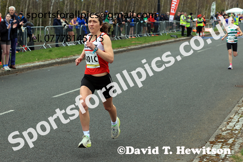 Senior Womens relay, 2026 Elswick Harriers Good Friday Road Relays and Young Athletes, Newburn,  Newcastle upon Tyne. Photo: David T. Hewitson/Sports for All Pics